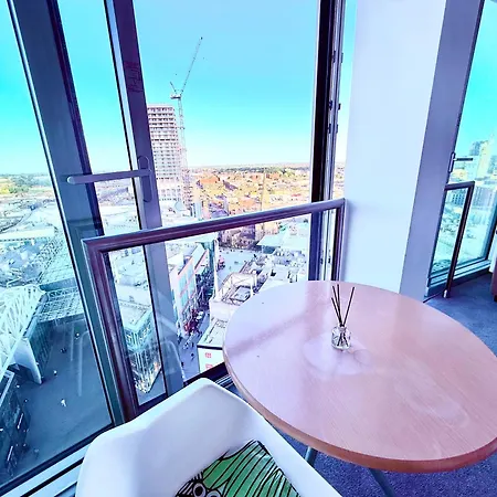 Cosy Nest At Bullring New Street Free Wifi Apartment